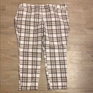 Old Navy Pixie Crop pants Size 18P